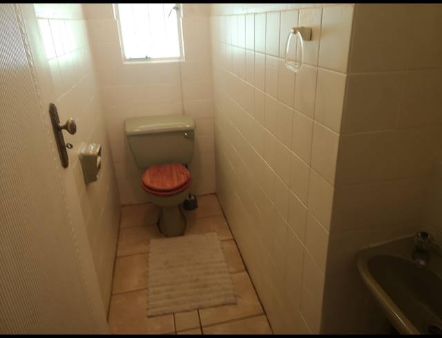 3 BEDROOM FREEHOLD TO LET IN BLACKRIDGE